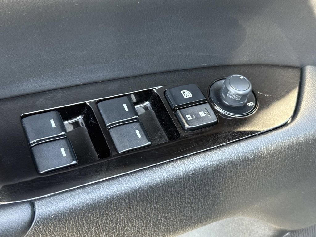 Used 2019 MAZDA CX-5 Touring image 22