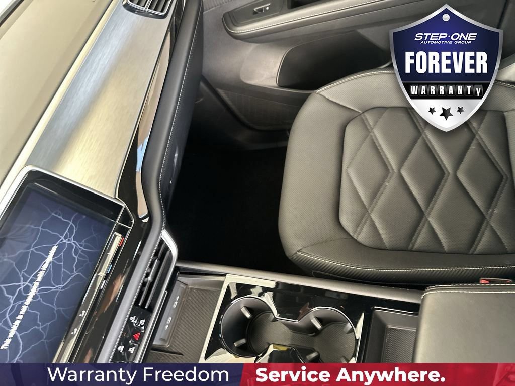 Used 2025 Volkswagen Atlas Cross Sport SE FWD image 25