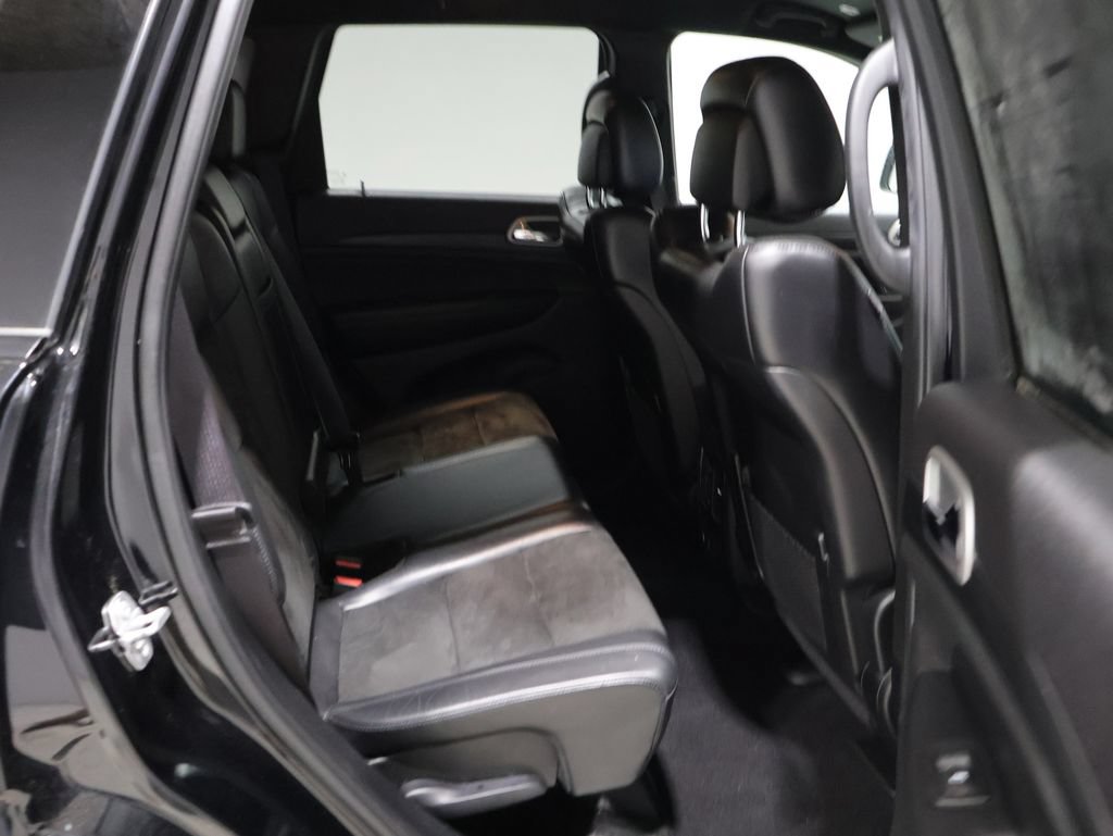 Used 2019 Jeep Grand Cherokee Altitude AWD/4WD image 6