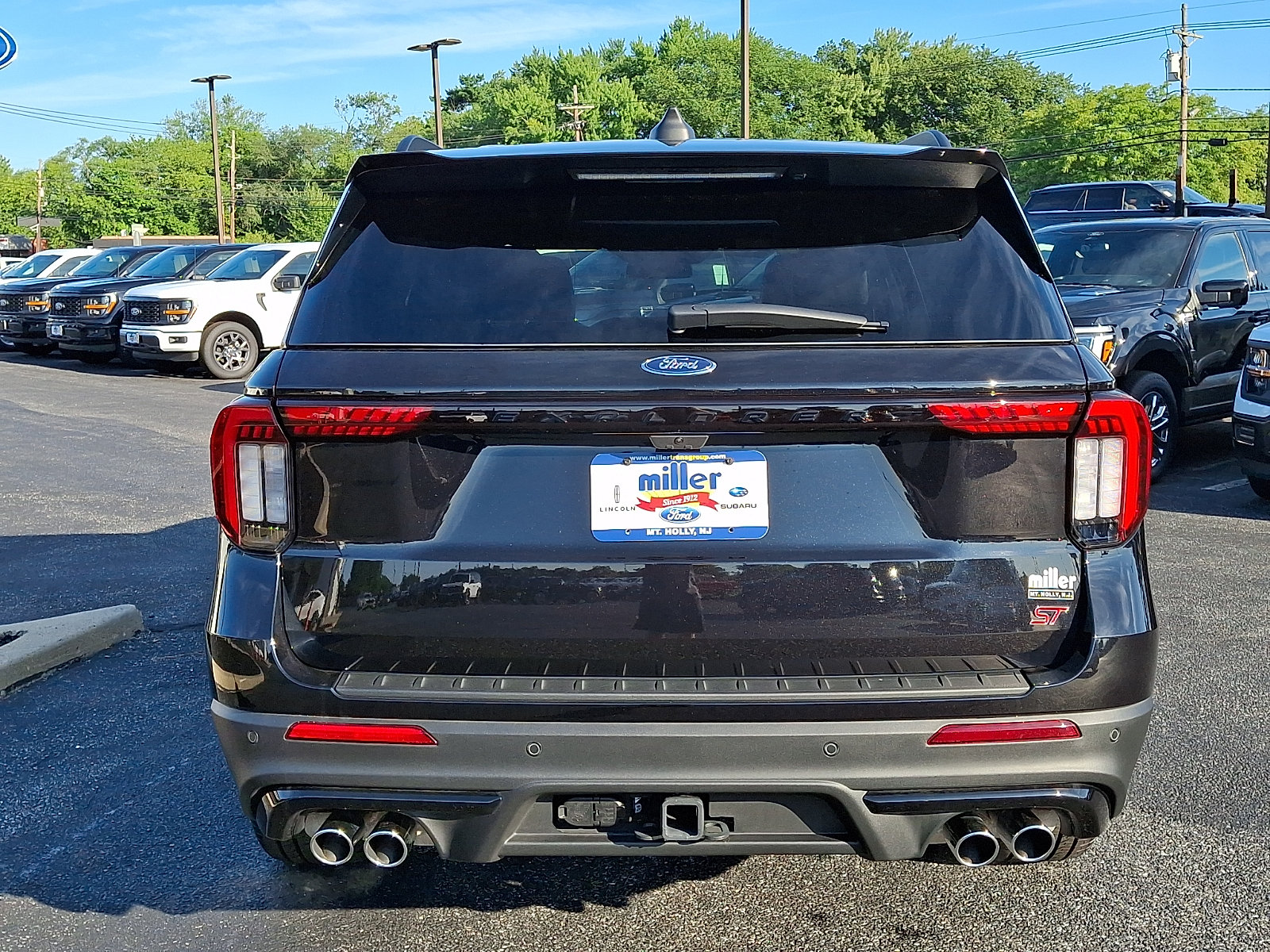 Used 2025 Ford Explorer ST AWD/4WD image 5