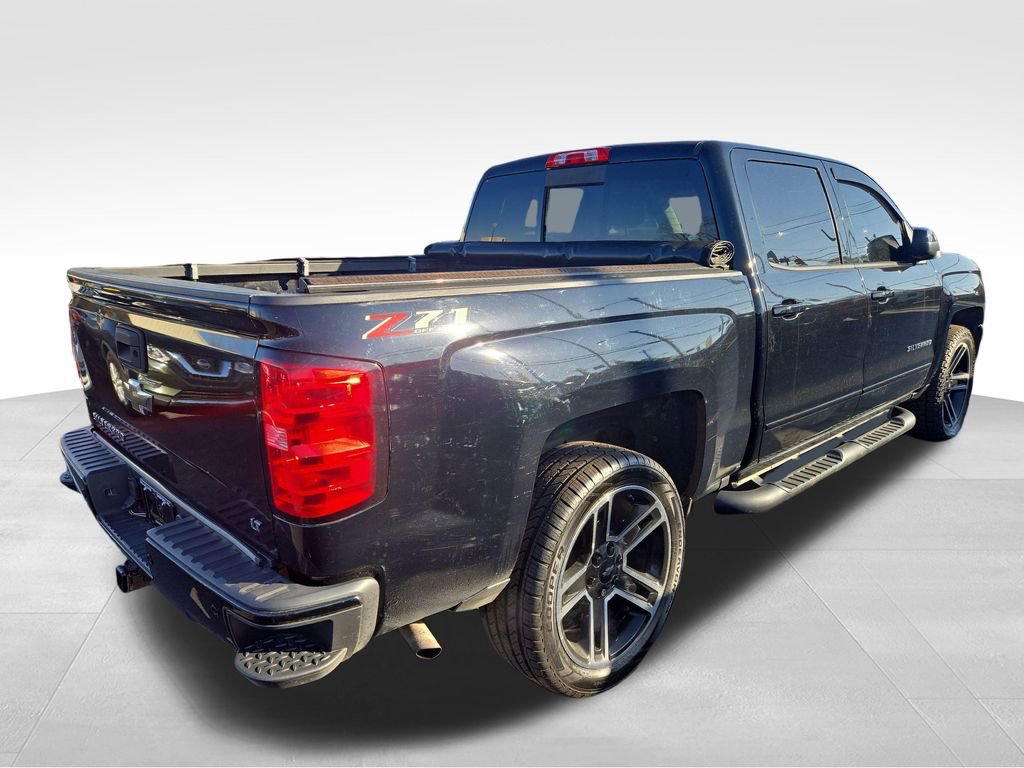 Used 2018 Chevrolet Silverado 1500 LT w/ LPO, Black Pack AWD/4WD image 12