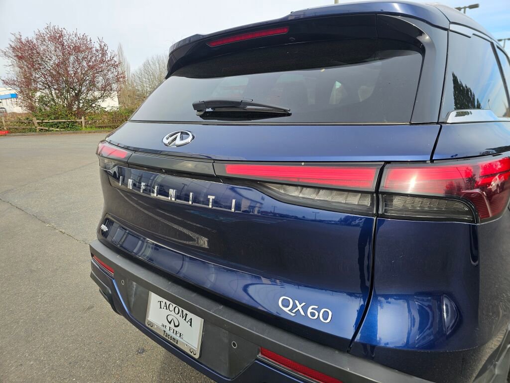 Used 2025 INFINITI QX60 Luxe AWD/4WD image 18