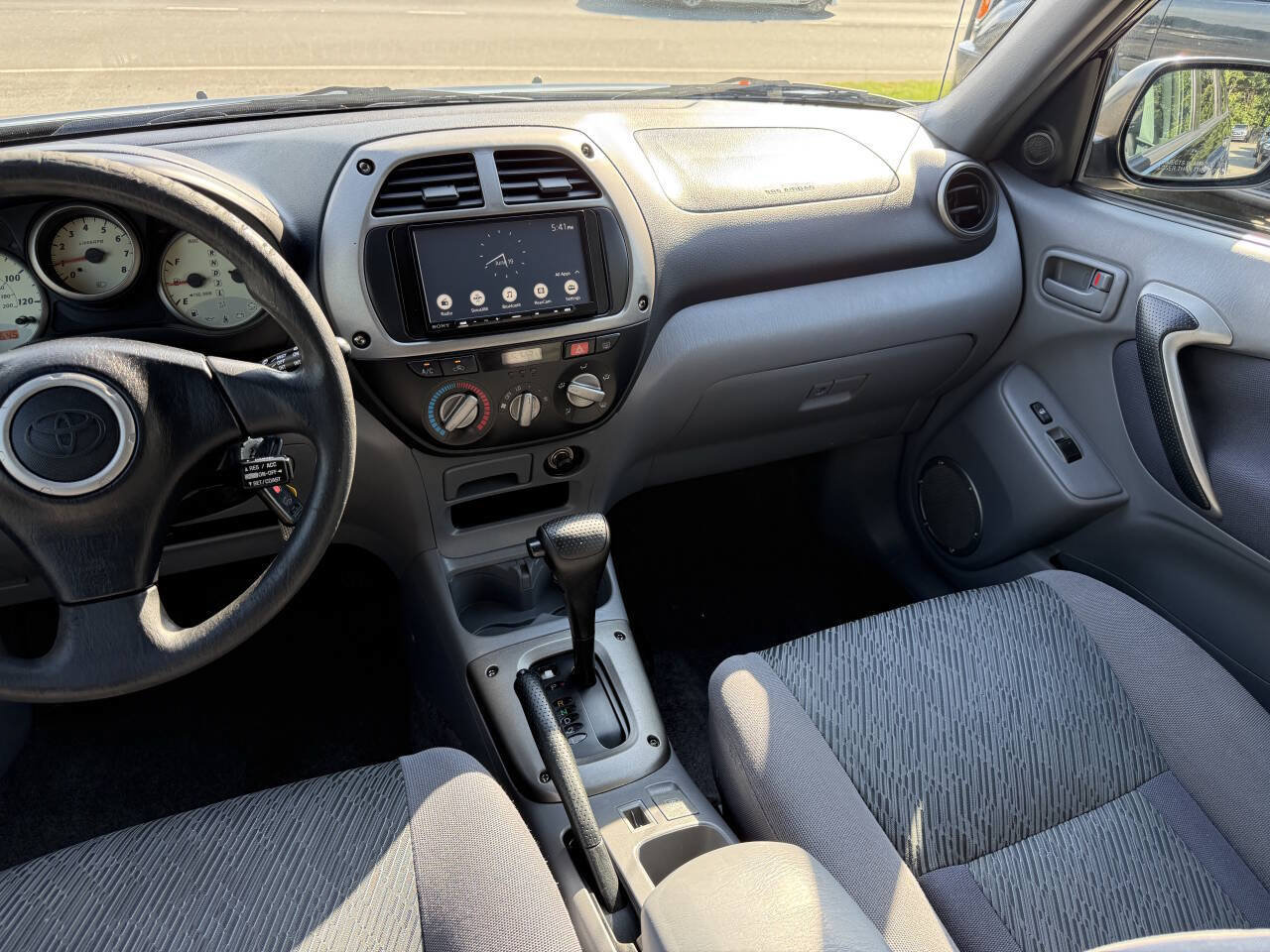 Used 2003 Toyota RAV4 4WD image 19