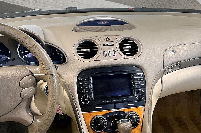 Used 2007 Mercedes-Benz SL 550 w/ AMG Sport Pkg image 5