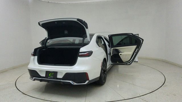 Used 2025 BMW 740i xDrive image 74