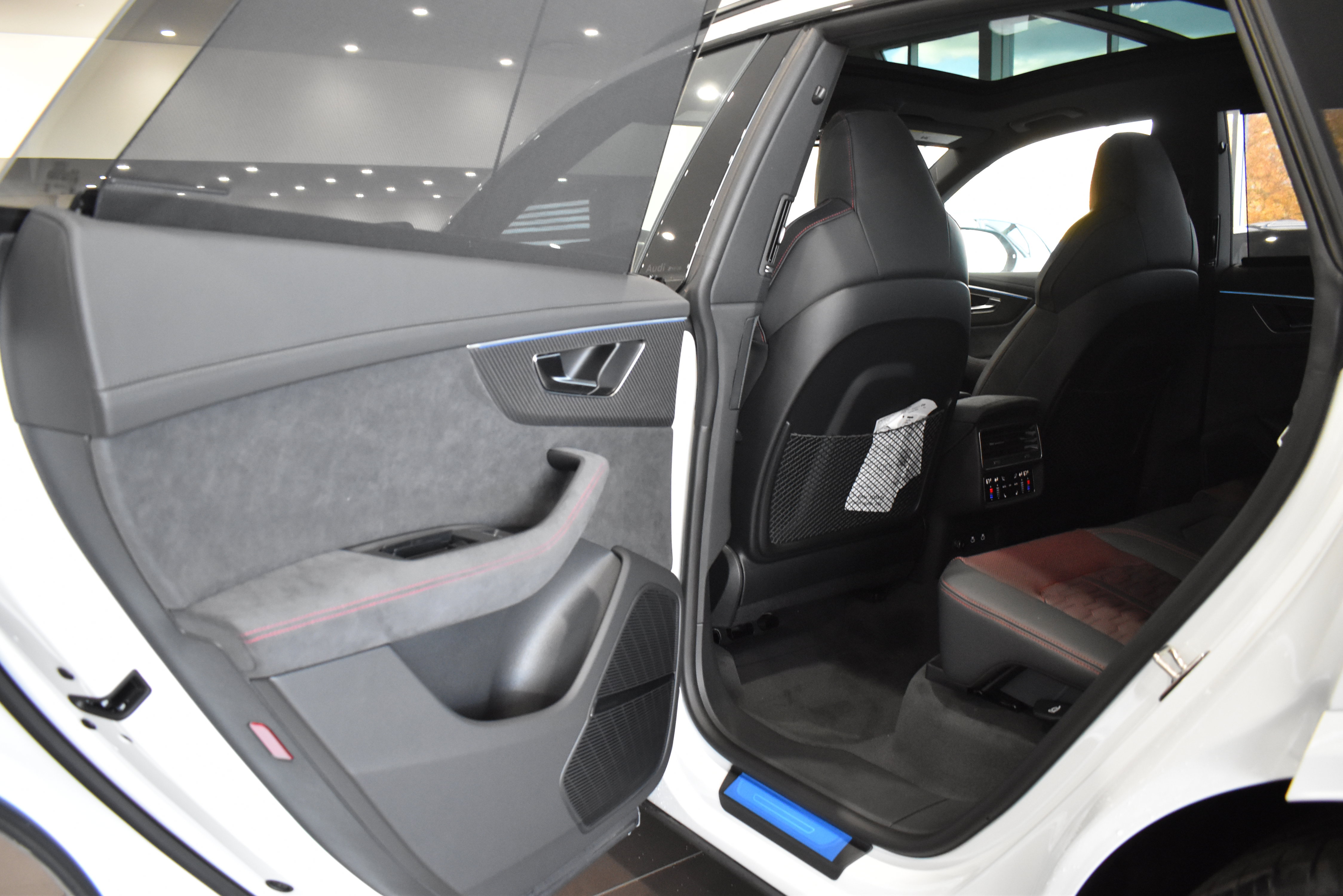 New 2026 Audi RS Q8 performance image 36