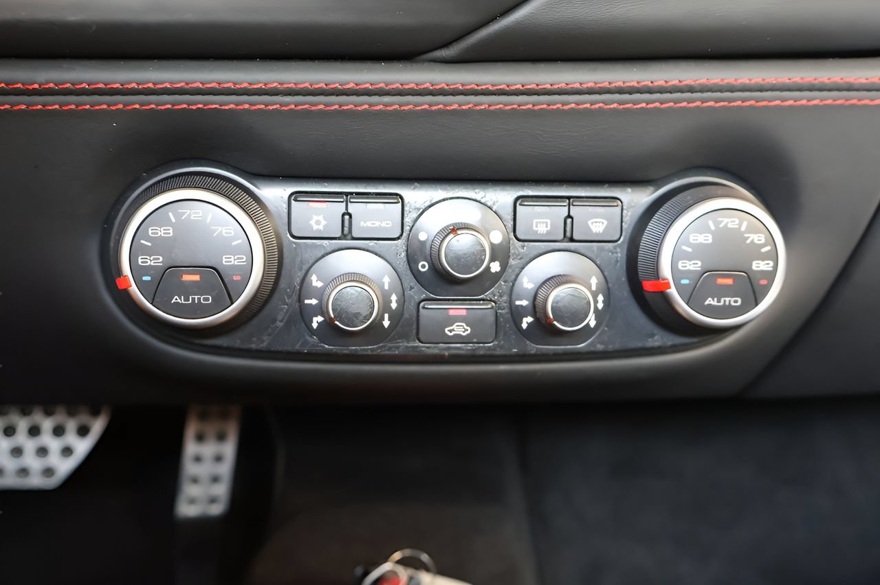 Used 2018 Ferrari 488 Spider RWD image 27