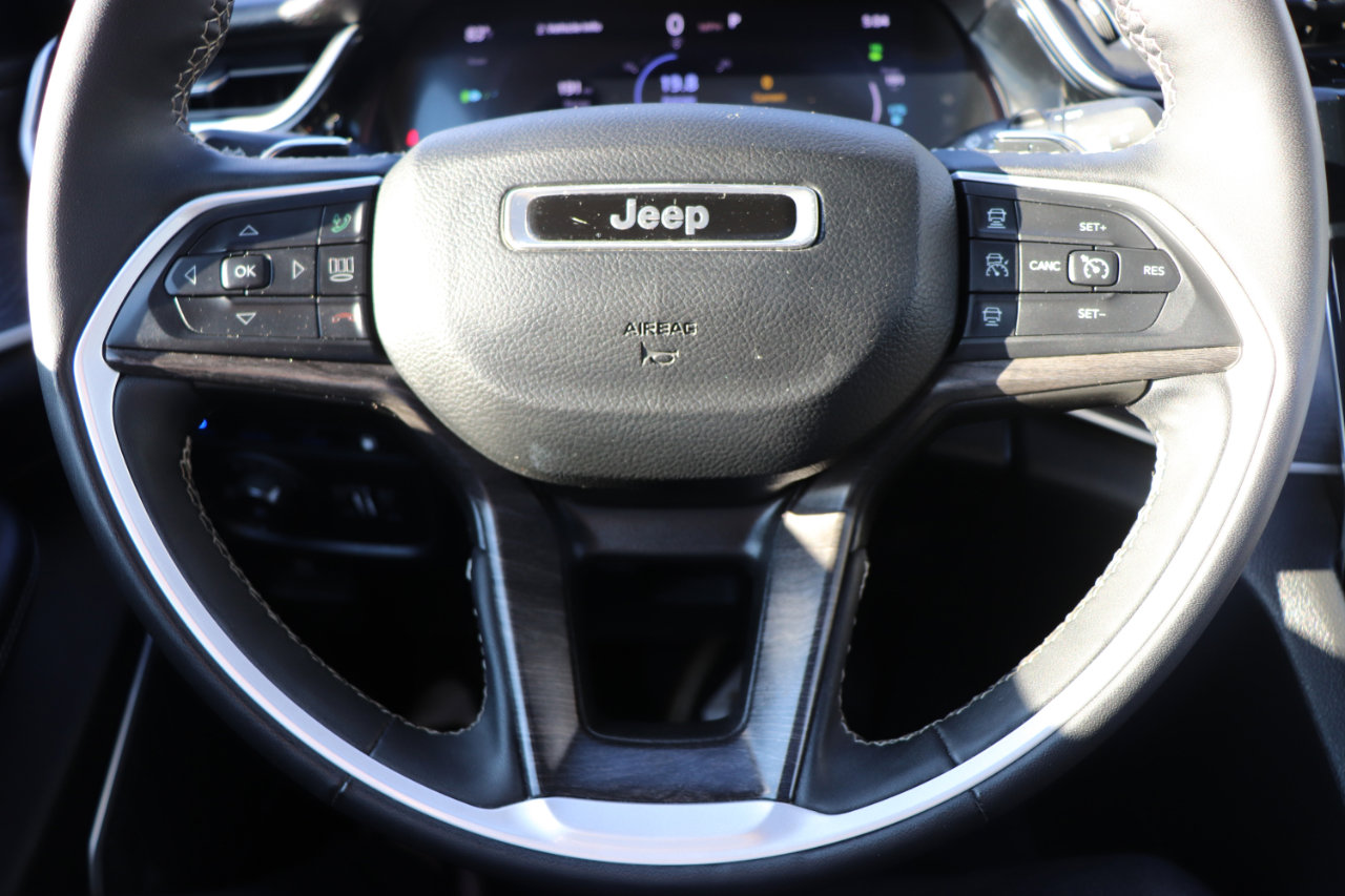 Used 2024 Jeep Grand Cherokee Limited 4xe image 29