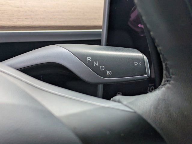 Used 2021 Tesla Model Y Long Range image 25