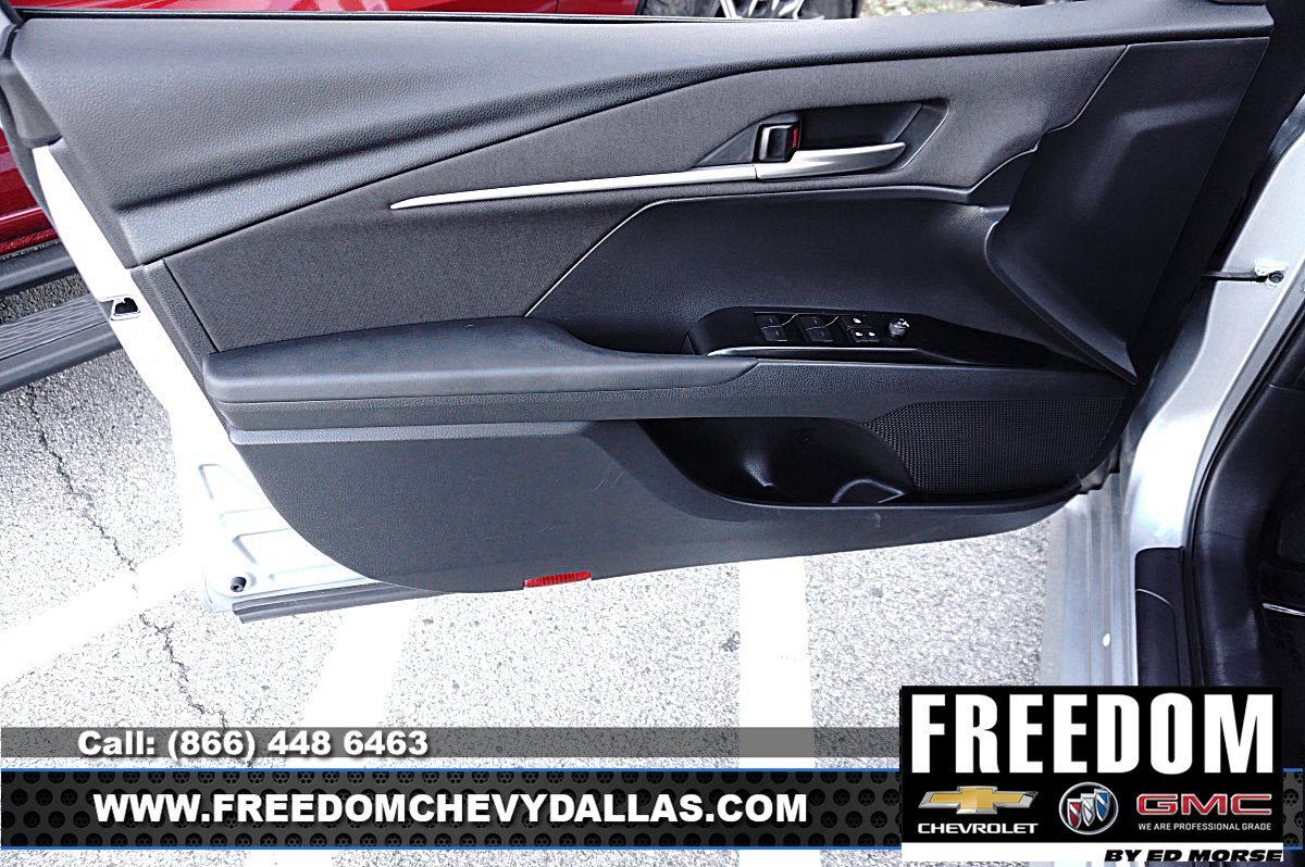 Used 2025 Toyota Camry LE image 31