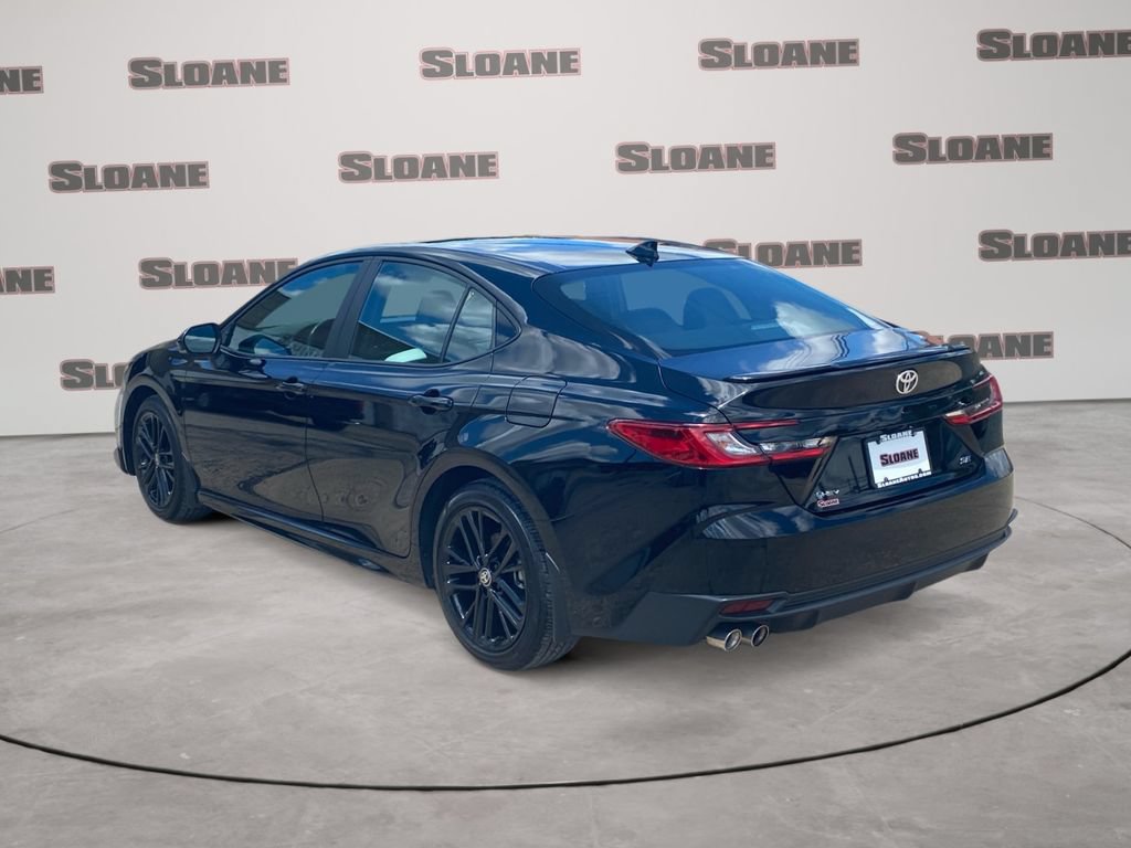 Used 2025 Toyota Camry SE w/ Convenience Package FWD image 3