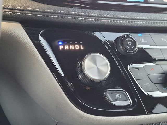 Used 2024 Chrysler Pacifica Select image 12