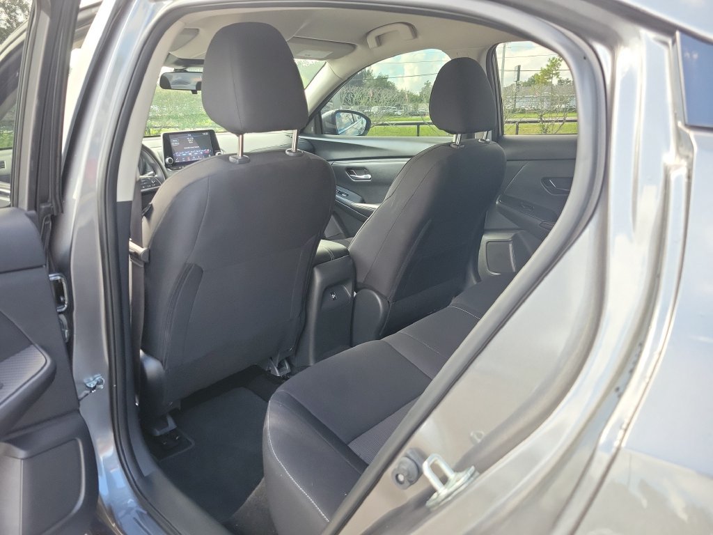Certified 2024 Nissan Sentra SV FWD image 9