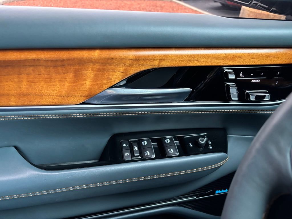 Used 2022 Jeep Grand Wagoneer Series III w/ Rear Seat Video Group 1 image 31