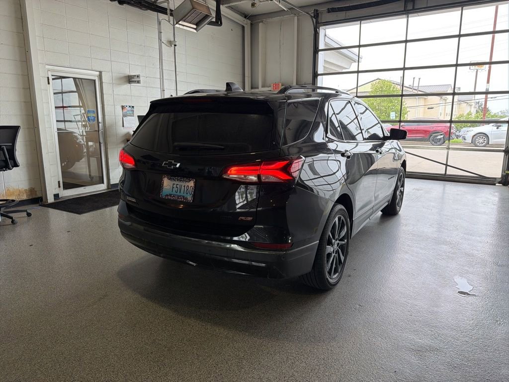 Used 2023 Chevrolet Equinox RS image 3