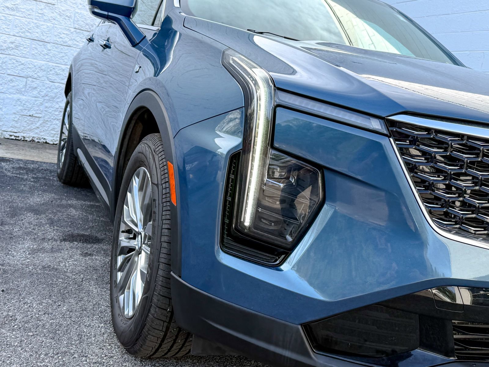 Certified 2024 Cadillac XT4 Premium Luxury w/ Technology Package image 4