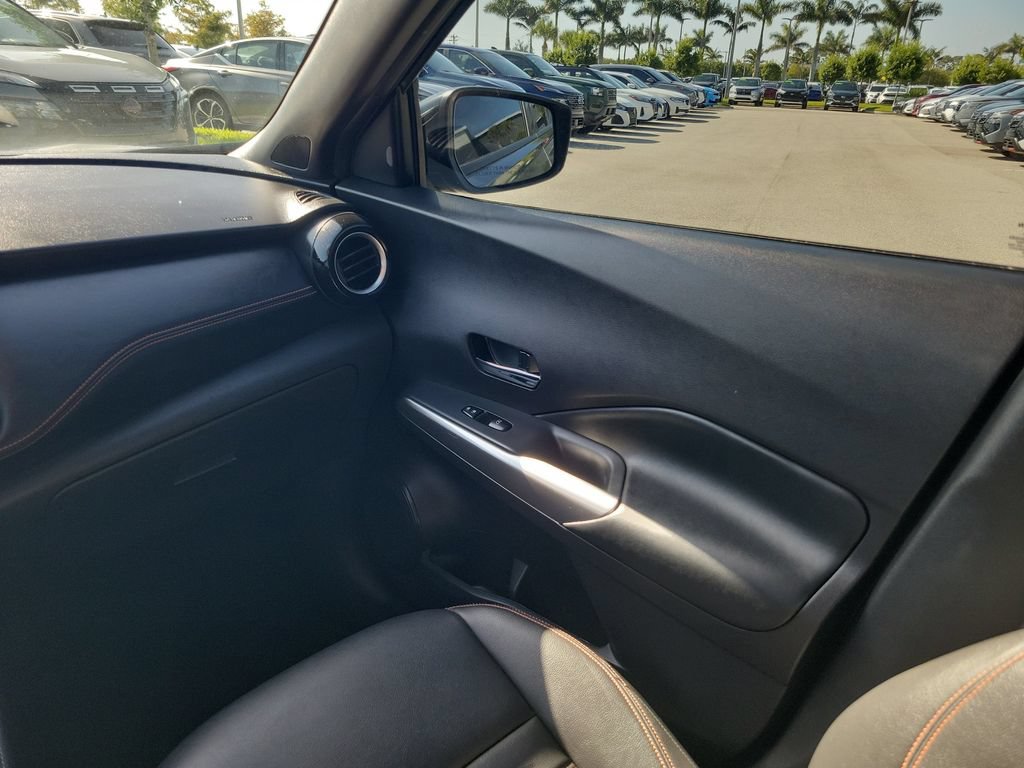 Used 2019 Nissan Kicks SR w/ SR Premium Package FWD image 14
