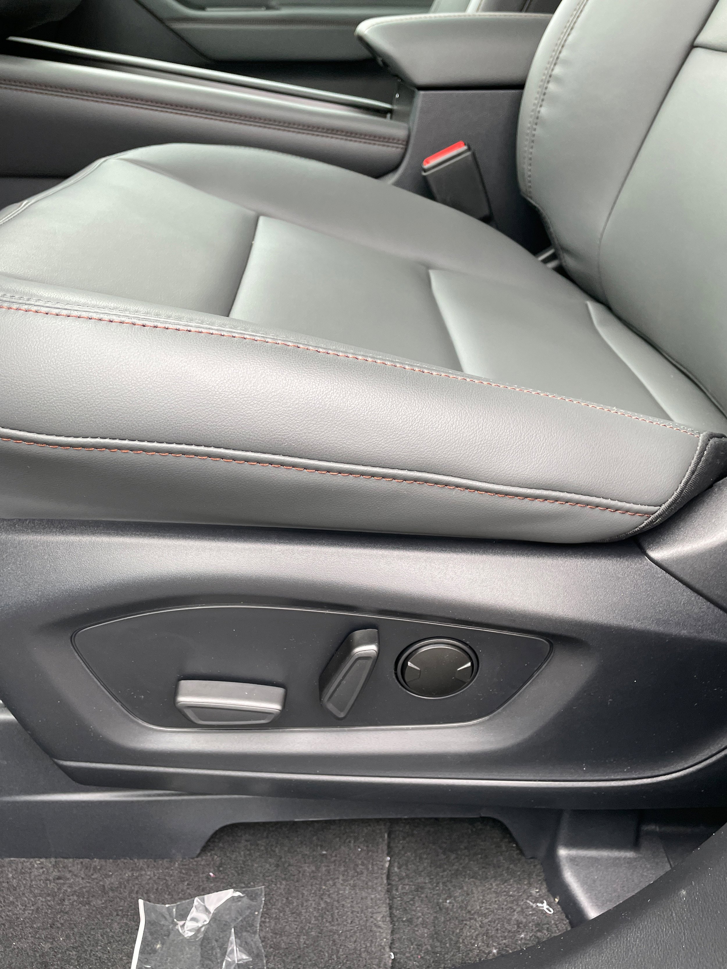 New 2026 Ford Explorer Active w/ Active Comfort Package image 9