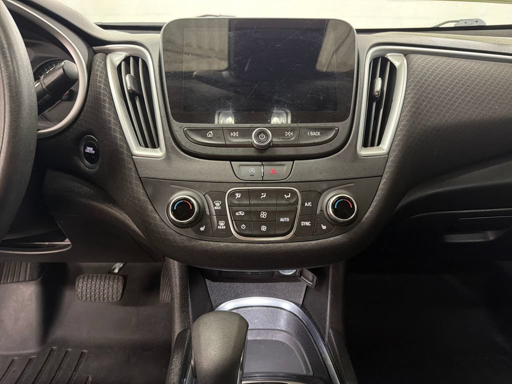 Used 2024 Chevrolet Malibu LT FWD image 22
