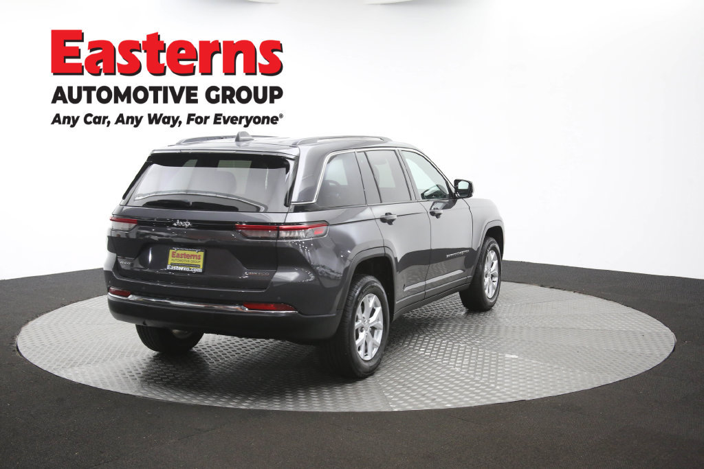 Used 2023 Jeep Grand Cherokee Limited AWD/4WD image 45