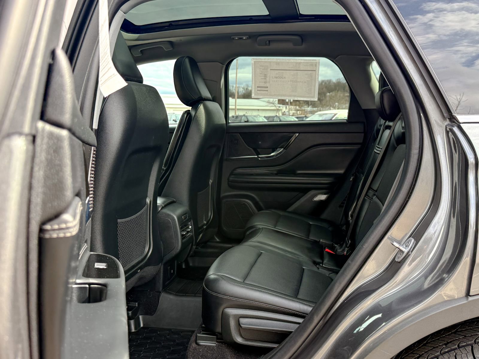 Used 2022 Lincoln Corsair AWD w/ Premium Package image 18