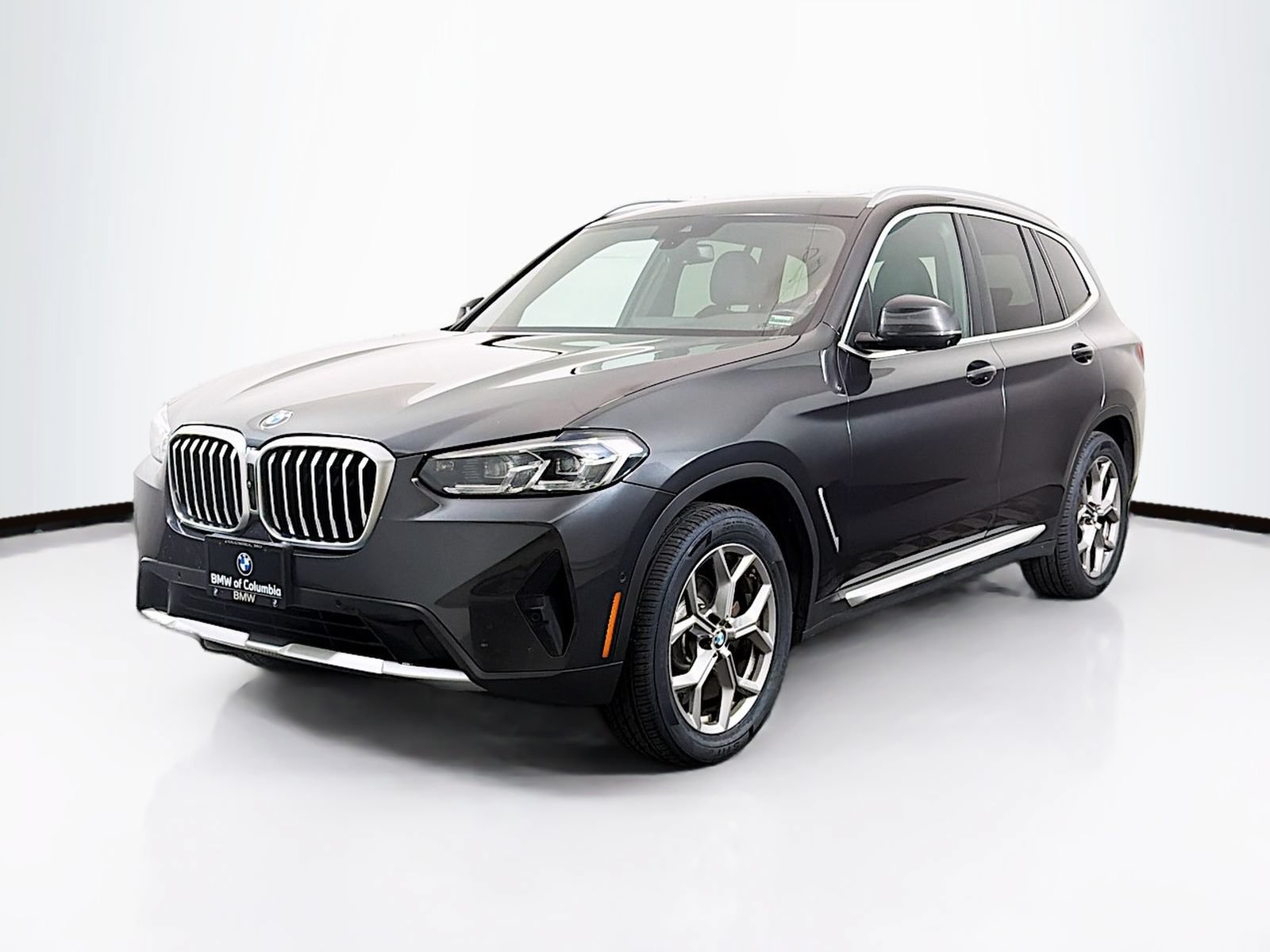 Used 2023 BMW X3 xDrive30i w/ Premium Package AWD/4WD image 3
