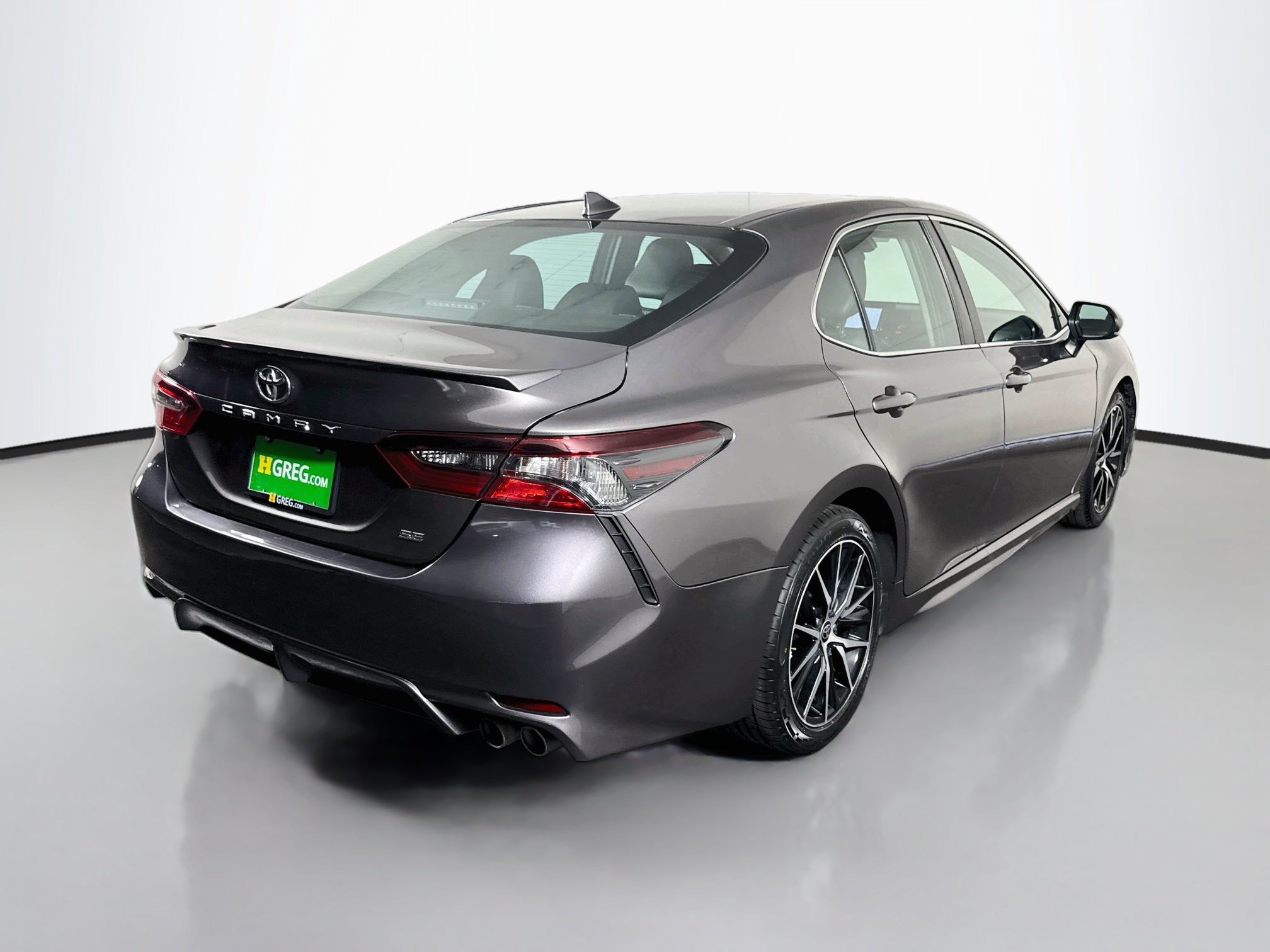 Used 2021 Toyota Camry SE w/ Carpet Mat Package (TMS) FWD image 10
