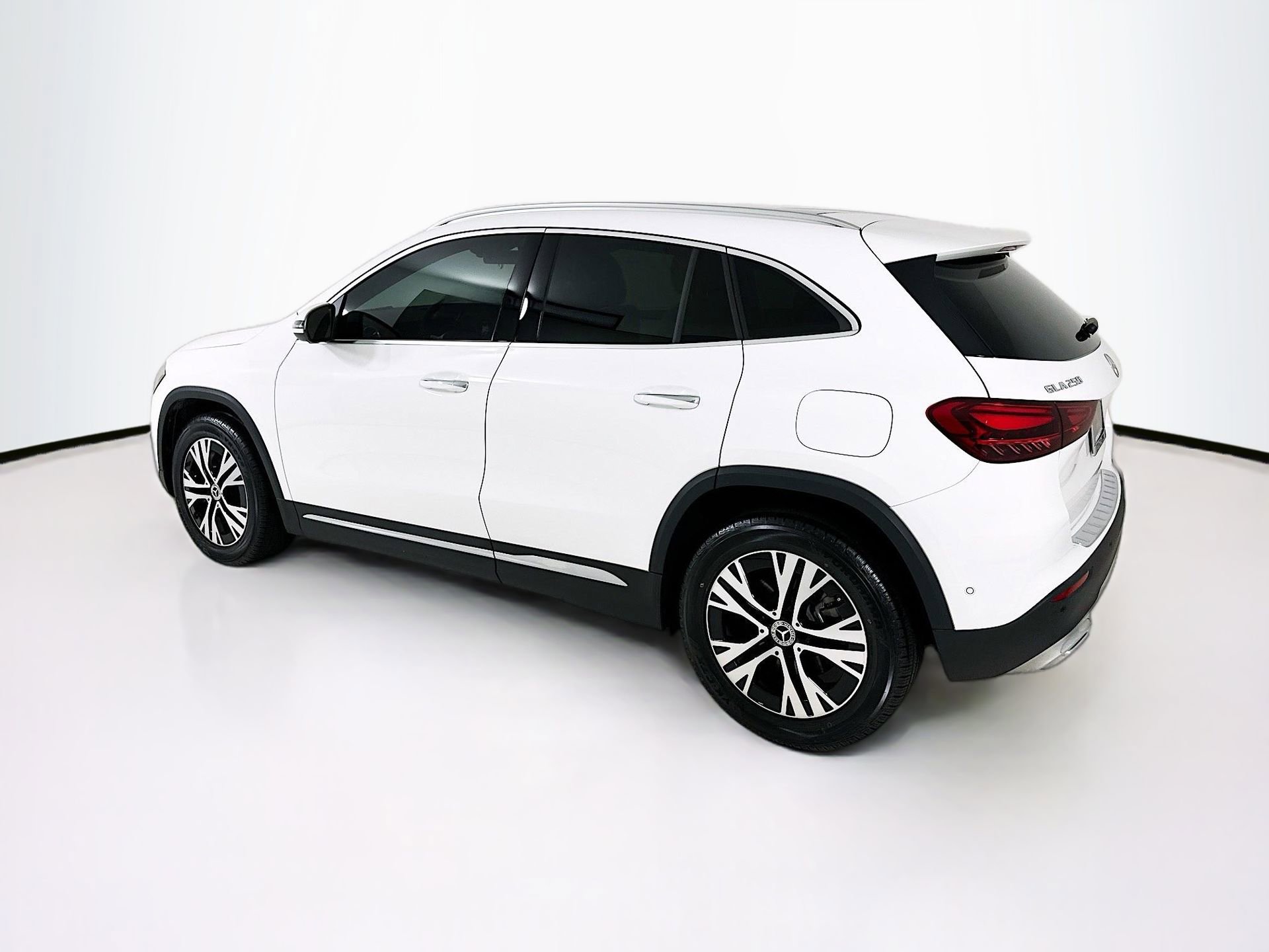 Certified 2025 Mercedes-Benz GLA 250 image 6