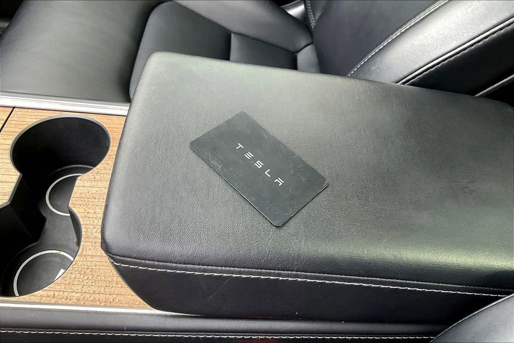 Used 2021 Tesla Model Y Long Range image 34
