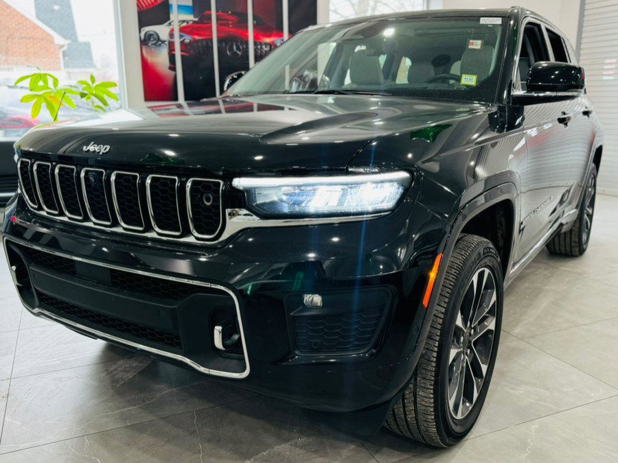 Used 2022 Jeep Grand Cherokee Overland w/ Adv Protech Group III image 3