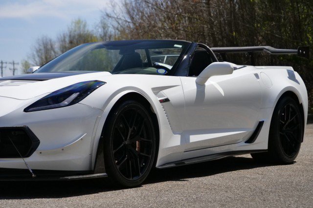 Used 2016 Chevrolet Corvette Z06 w/ 3LZ Preferred Equipment Group image 41