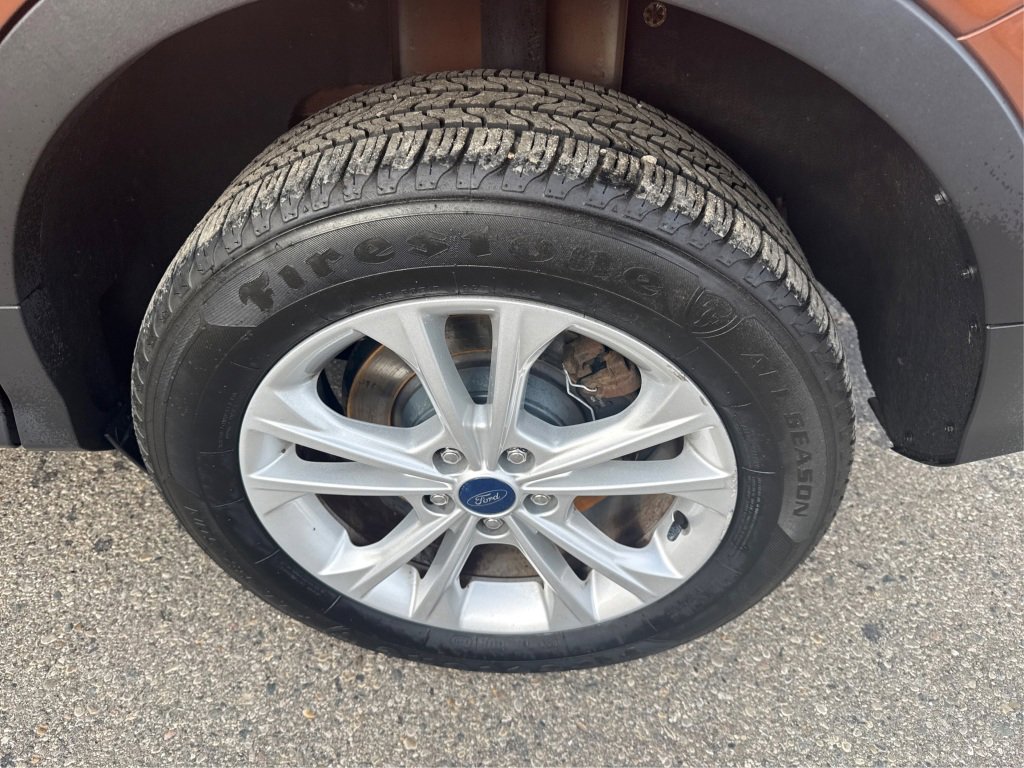 Used 2017 Ford Escape SE w/ SE Cold Weather Package image 19