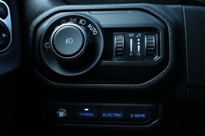 Used 2022 Jeep Wrangler Unlimited Sahara w/ Cold Weather Group image 25