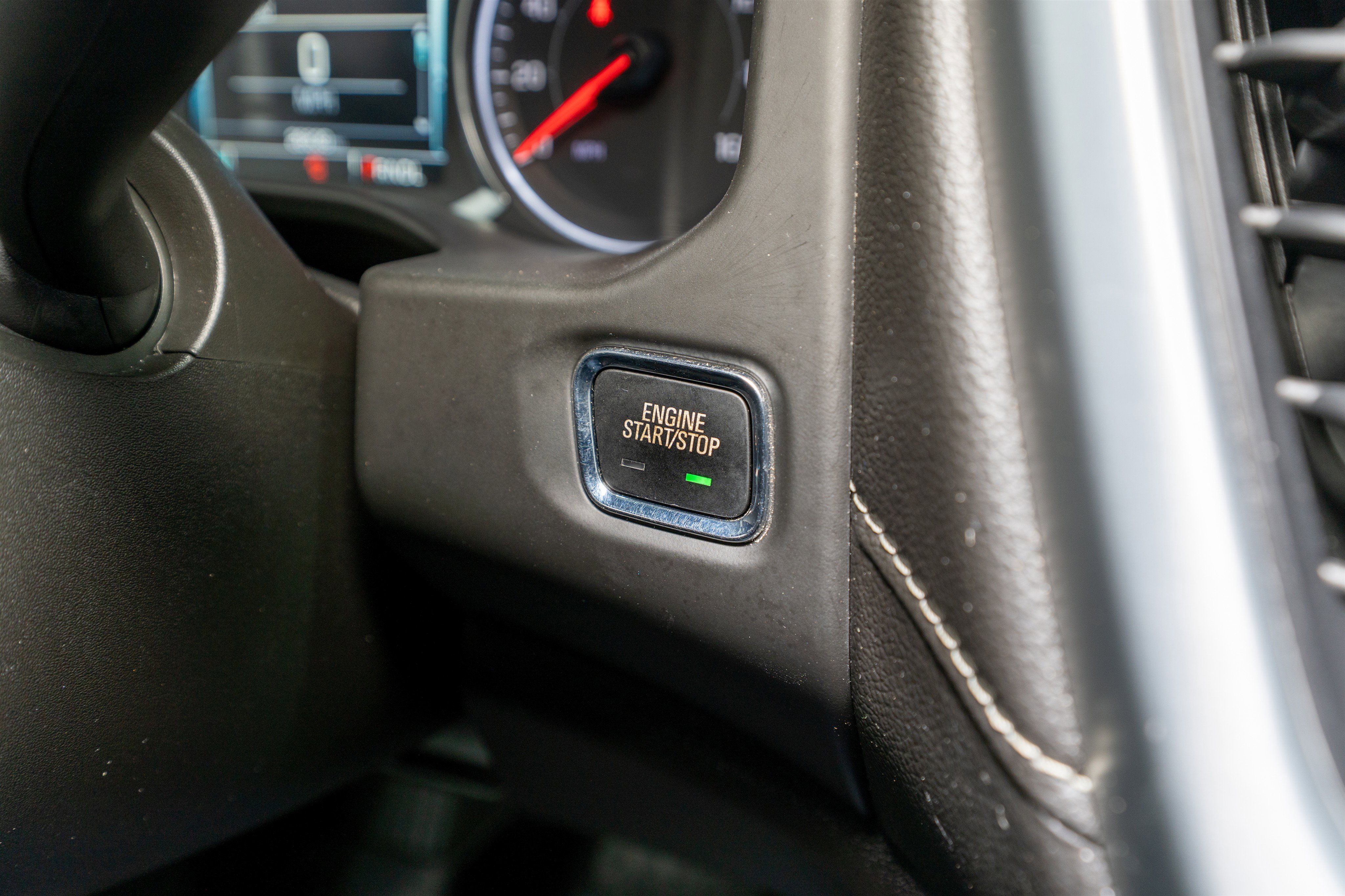 Used 2018 GMC Acadia SLT w/ LPO, Black Accent Package image 31