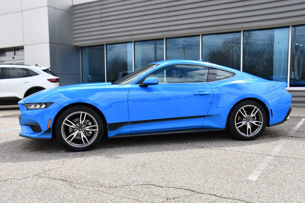 Used 2024 Ford Mustang Coupe image 2