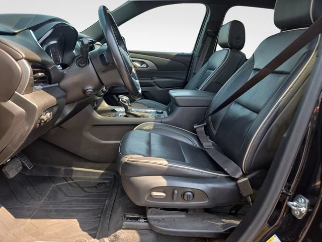 Used 2023 Chevrolet Traverse Premier w/ Redline Edition AWD/4WD image 26