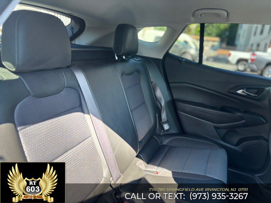 Used 2025 Chevrolet Trax LT FWD image 11