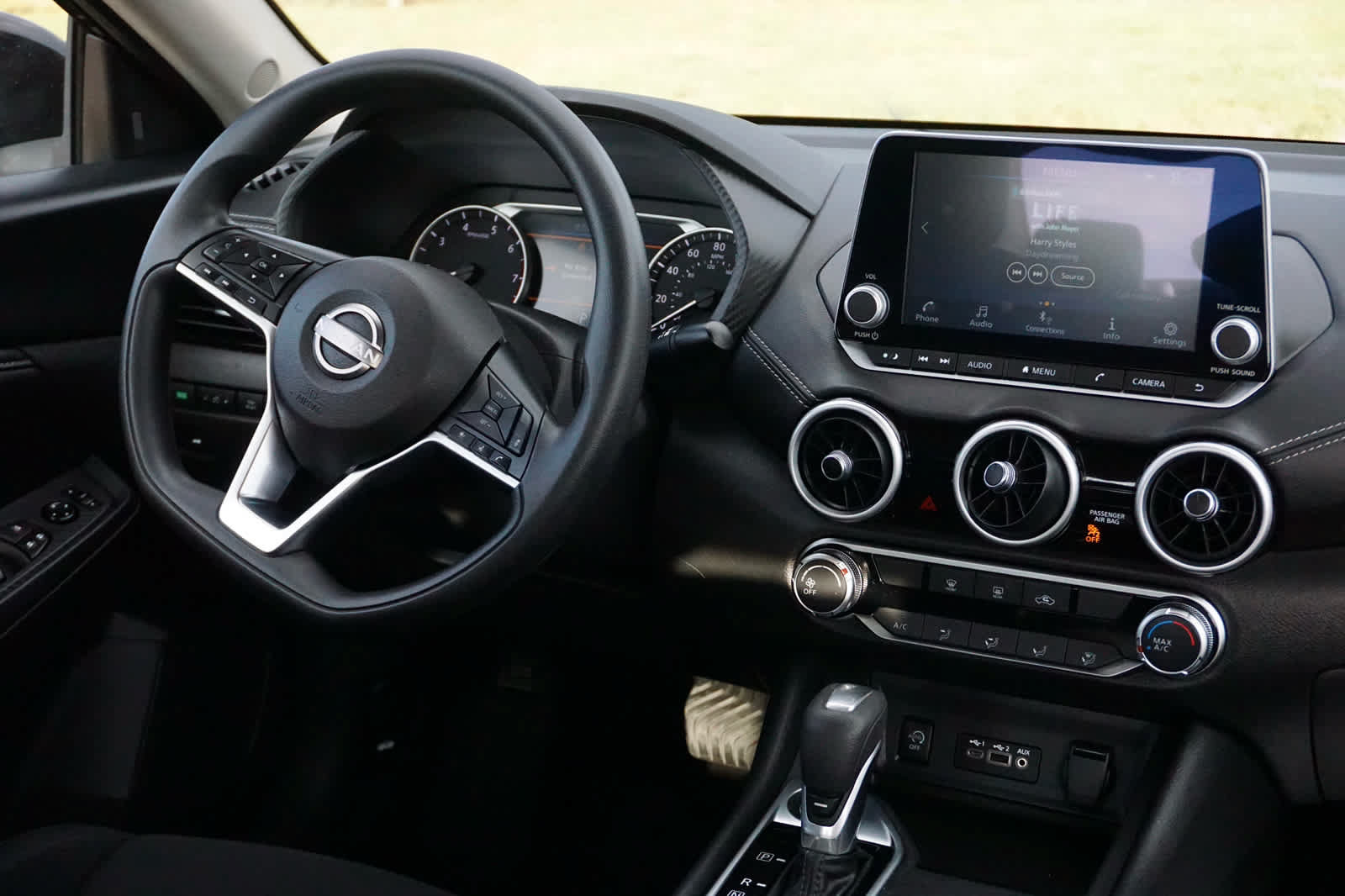 Used 2025 Nissan Sentra SV FWD image 5