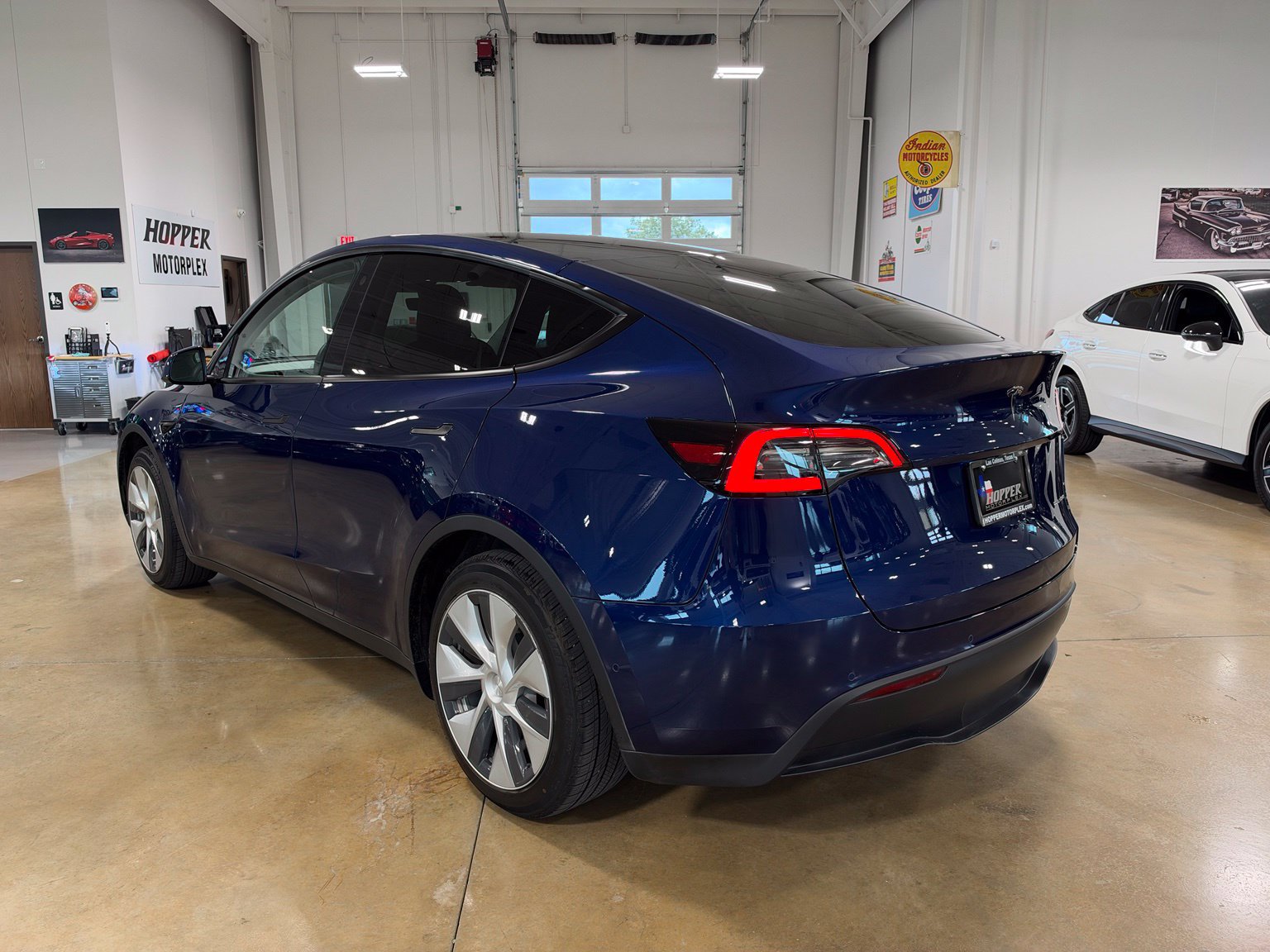 Used 2022 Tesla Model Y Long Range AWD/4WD image 5