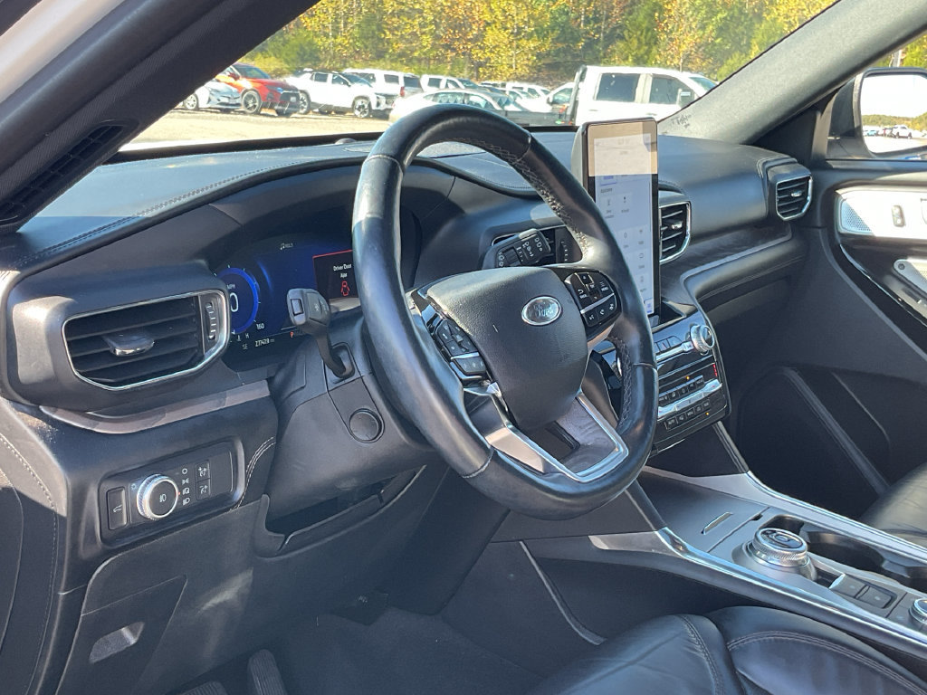 Used 2022 Ford Explorer Platinum w/ Equipment Group 601A AWD/4WD image 15