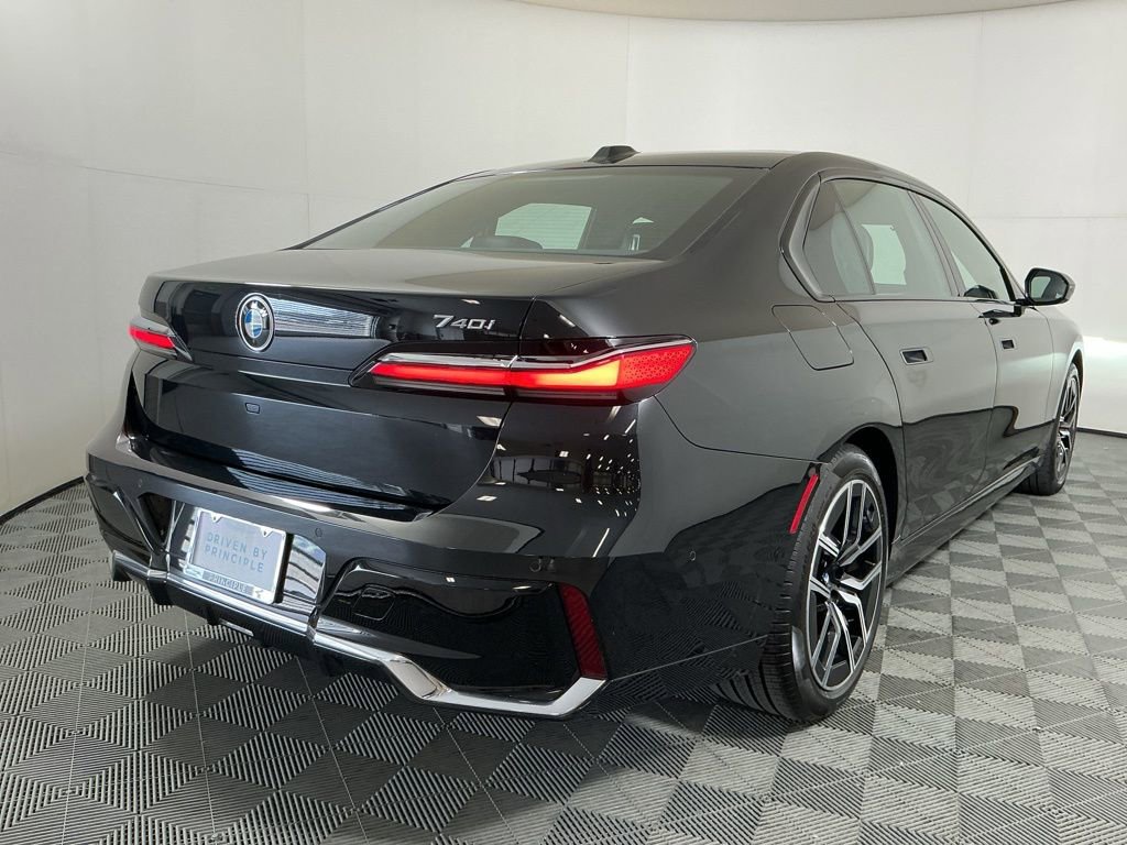 Certified 2023 BMW 740i image 5