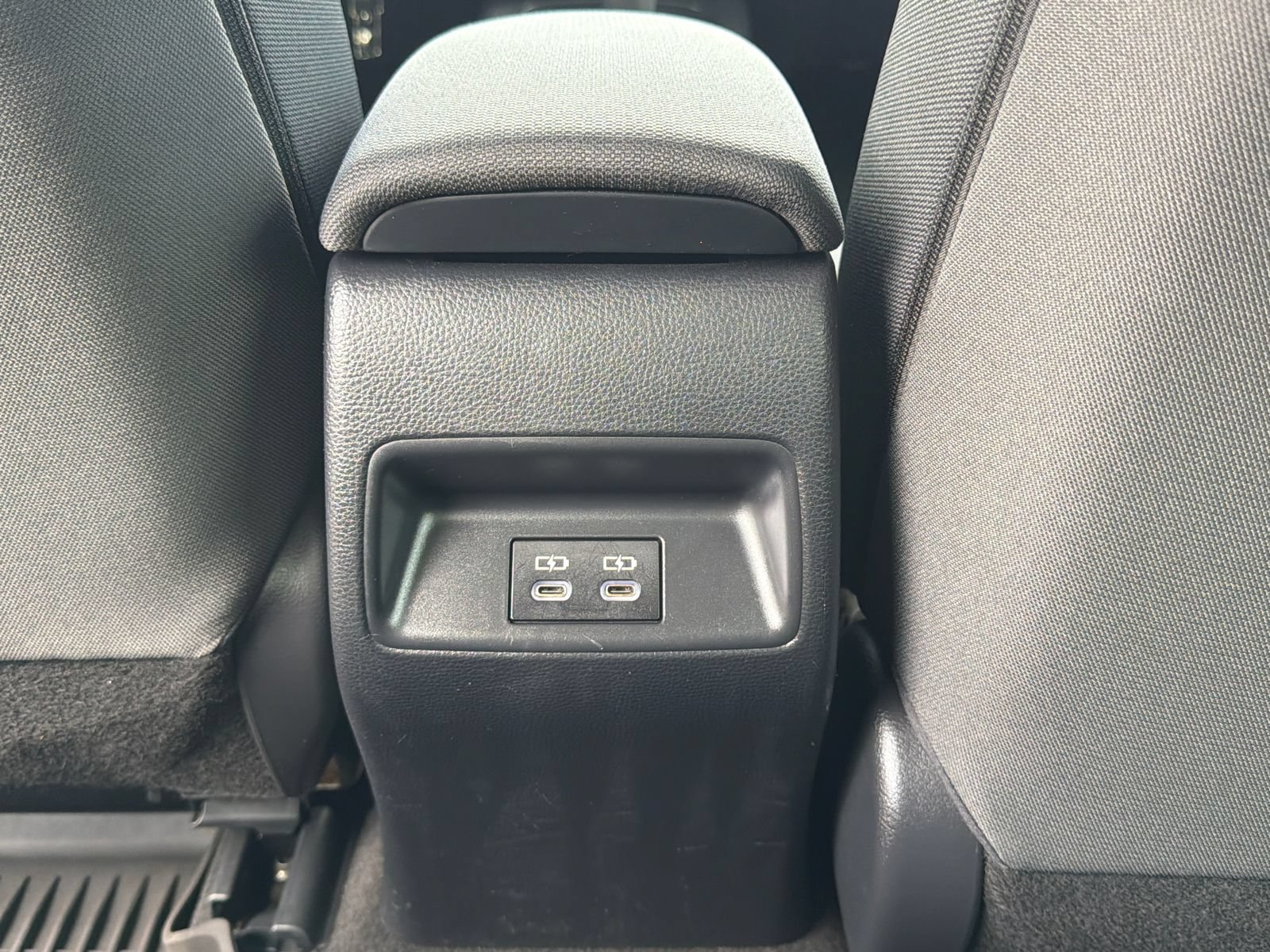 Used 2025 Toyota Corolla LE FWD image 24