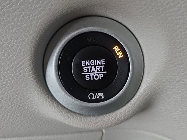 Used 2017 Chrysler Pacifica Touring-L Plus image 29
