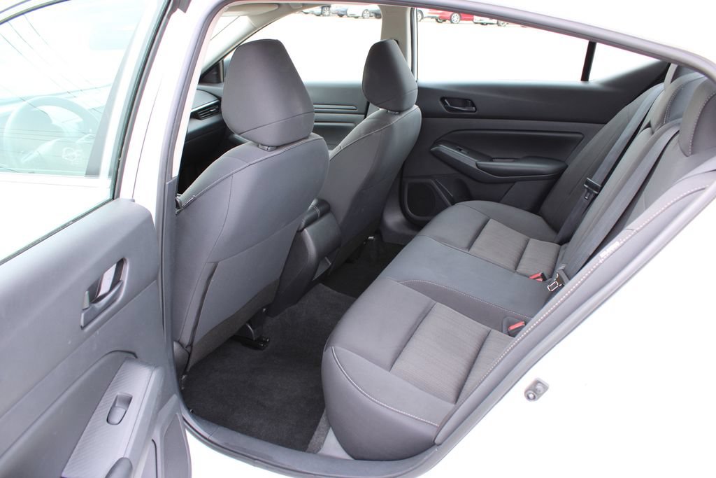 Used 2024 Nissan Altima 2.5 S FWD image 12