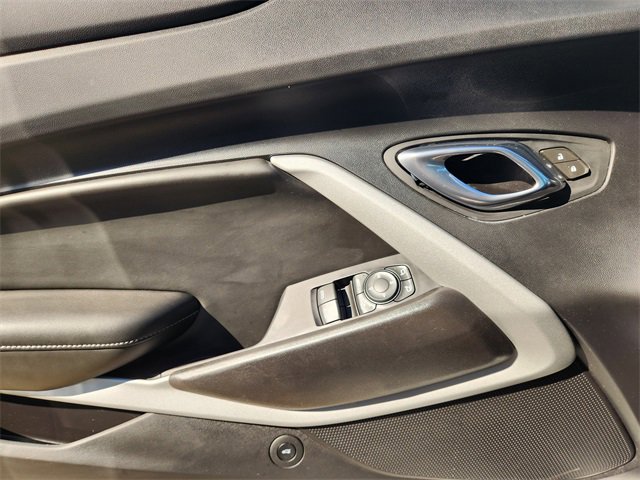 Used 2020 Chevrolet Camaro LT image 29