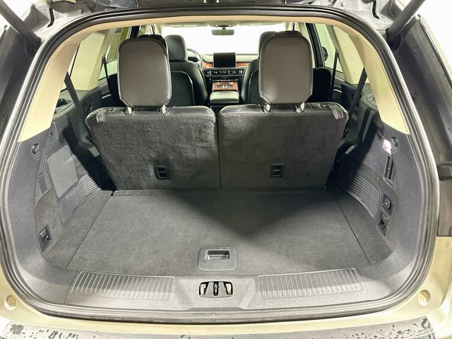 Used 2023 Lincoln Aviator Reserve w/ Equipment Group 201A AWD/4WD image 34