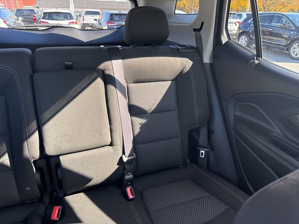 Used 2022 GMC Terrain SLE image 16