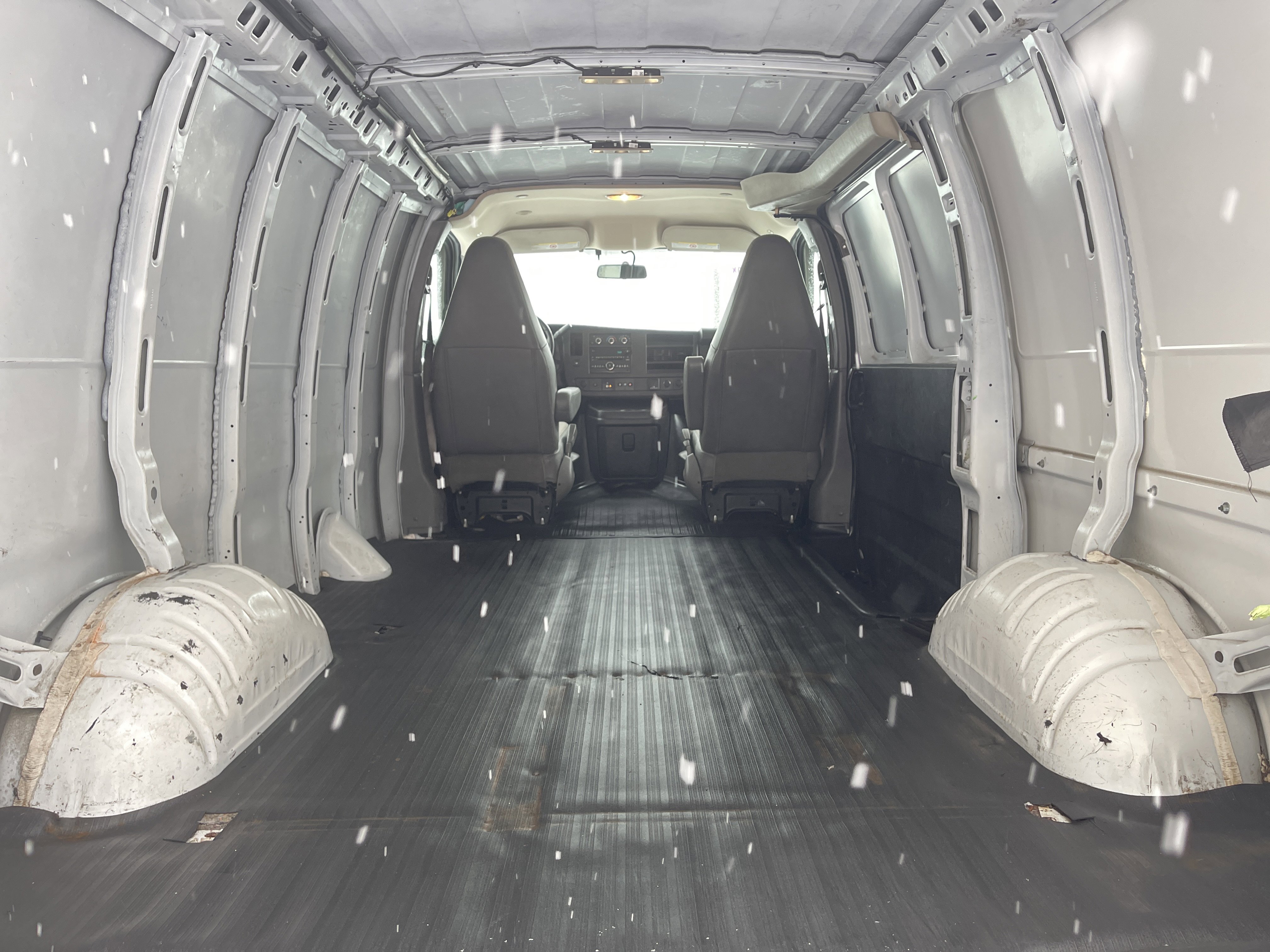 Used 2019 Chevrolet Express 2500 image 9