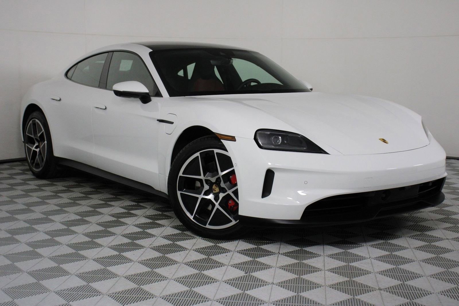 Certified 2025 Porsche Taycan 4S image 9