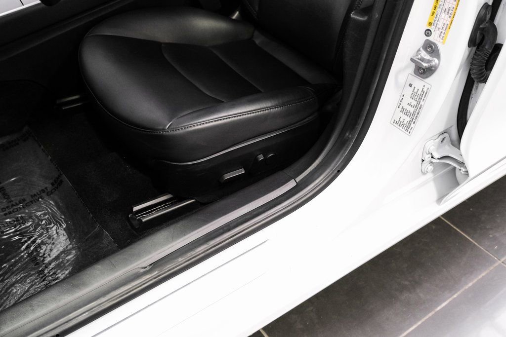 Used 2020 Tesla Model 3 Long Range image 28